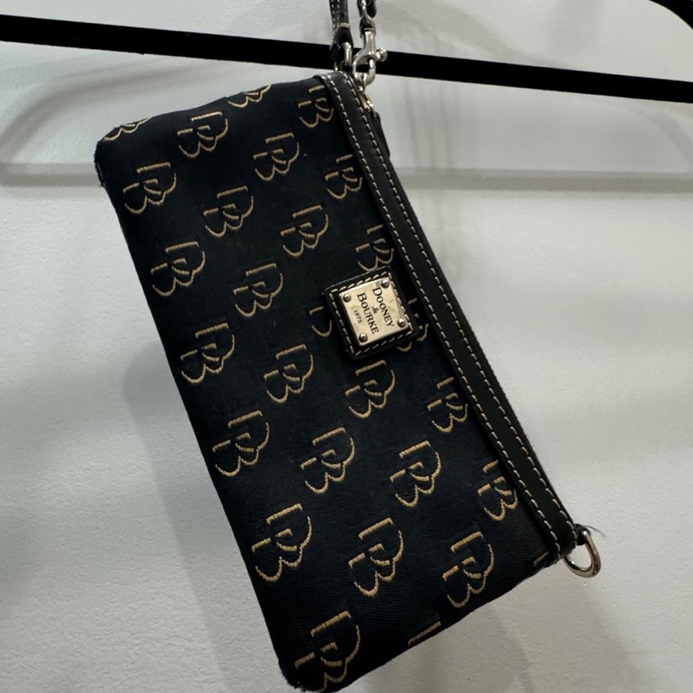 Dooney&Bourke black purse